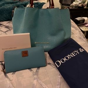 Dooney and Bourke large matching bag and wallet blue